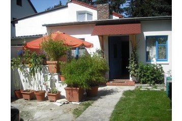 Germany Chata Berlin, Exterior