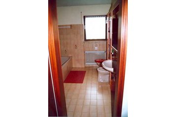 Germania Byt Steinen, Exteriorul