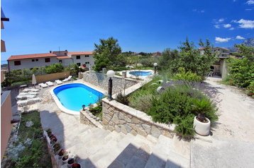 Croazia Byt Makarska, Esterno