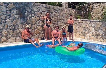 Croazia Byt Makarska, Esterno