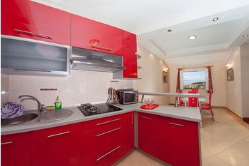 Croazia Byt Makarska, Esterno