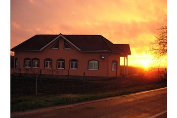 Szlovákia Penzión Újlót / Veľké Lovce, Exteriőr