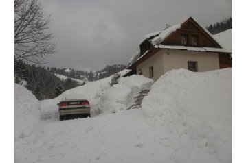 Slovacia Chata Zázrivá, Exteriorul