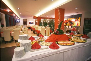 Отель Комарно / Komárno 2