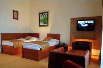 Чехия Hotel Křtiny, Екстериор