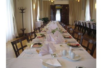 Чехия Hotel Křtiny, Екстериор