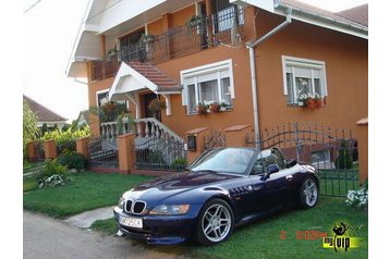 Eslovaquia Byt Moča, Exterior