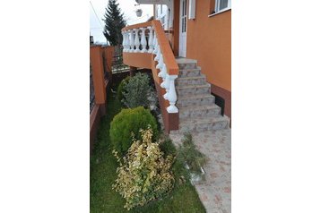 Slovacchia Byt Moča, Esterno