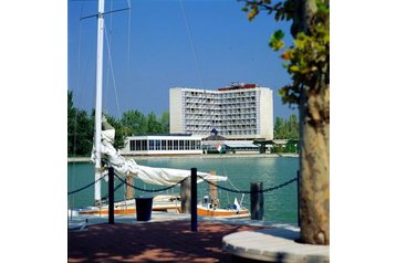 Hungrie Hotel Keszthely, Extérieur