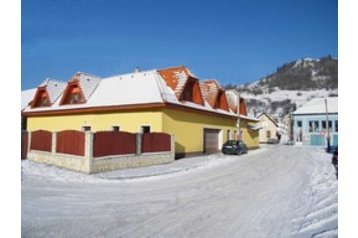 Slovacia Chata Nižná, Exteriorul