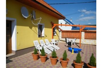 Slovacia Chata Nižná, Exteriorul