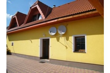 Slovacia Chata Nižná, Exteriorul