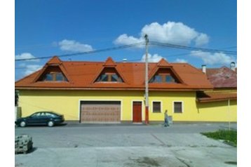 Slovacia Chata Nižná, Exteriorul