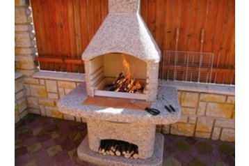 Slovacia Chata Nižná, Exteriorul