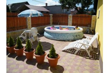 Slovacia Chata Nižná, Exteriorul