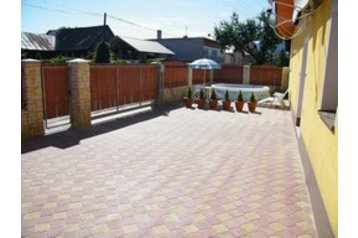 Slovacia Chata Nižná, Exteriorul