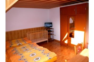 Slovacia Chata Nižná, Exteriorul