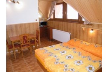 Slovacia Chata Nižná, Exteriorul