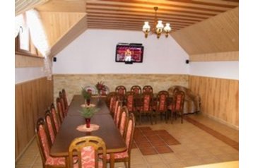 Slovacia Chata Nižná, Exteriorul