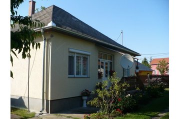 Ungaria Chata Hajdúszoboszló, Exteriorul