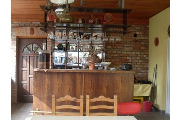 Ungari Privát Cserkeszőlő, Eksterjöör