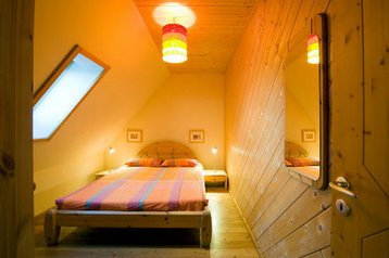 Germania Chata Obernzenn, Interno