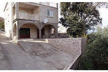 Fizetővendéglátó-hely Lumbarda 3