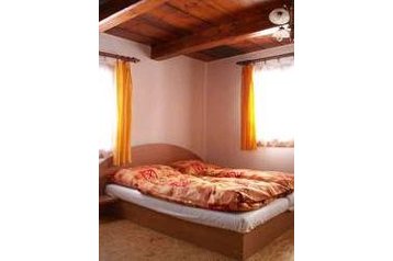 Słowacja Chata Veličná, Zewnątrz