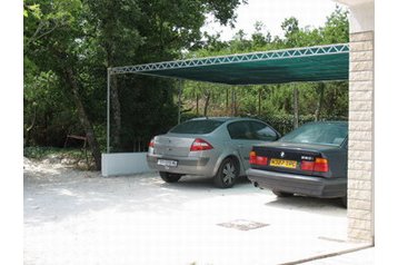 Kroatia Privát Prgomet, Eksteriør