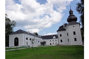 Slovaška Hotel Oponice, Eksterier