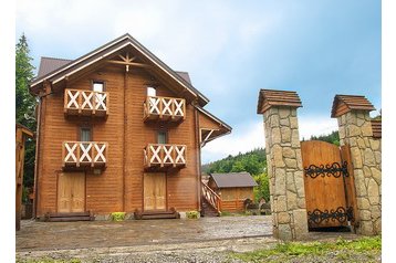 Ucraina Hotel Yaremche, Exteriorul