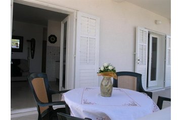 Chorvatsko Privát Slatine, Exteriér