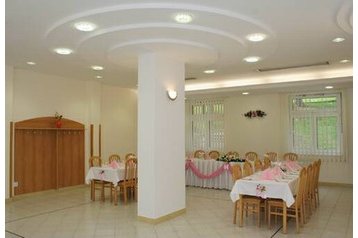 Словакия Hotel Chvojnica, Экстерьер