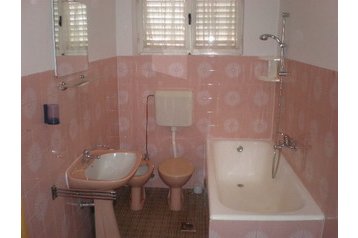 Chorvatsko Privát Brodarica, Exteriér
