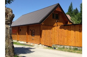 Slovacia Chata Terchová, Exteriorul