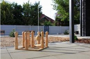 Słowacja Chata Sládkovičovo, Zewnątrz