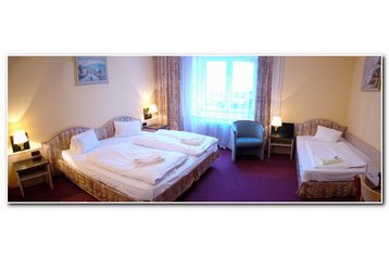 Hotell Øy / Ostrov 1