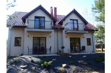 Polonia Byt Kozin, Exterior