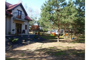 Polonia Byt Kozin, Esterno