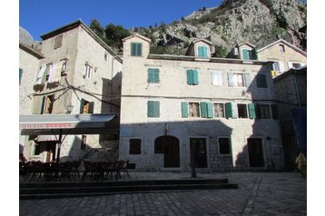 Czarnogóra Byt Kotor, Zewnątrz