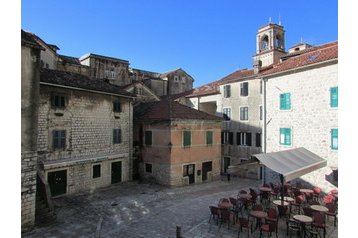 Muntenegru Byt Kotor, Exteriorul