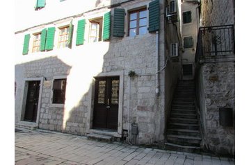 Monténégro Byt Kotor, Extérieur