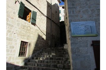 Monténégro Byt Kotor, Extérieur