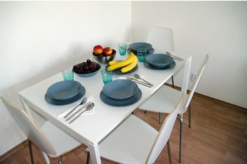 Polen Byt Warszawa, Eksteriør