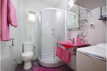 Muntenegru Chata Reževići, Interiorul