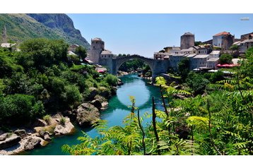 Bosnia og Hercegovina Byt Mostar, Eksteriør