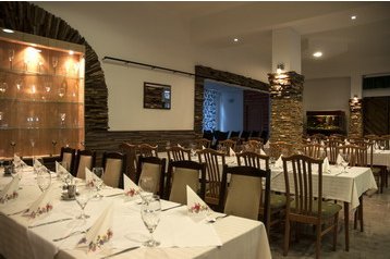 Венгрия Hotel Salgótarján, Экстерьер