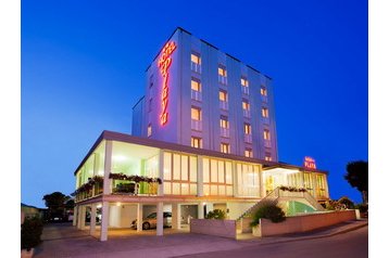 Италия Hotel Bibione, Екстериор