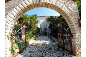 Horvaatia Byt Rovinj, Eksterjöör