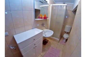 Croaţia Byt Rovinj, Exteriorul